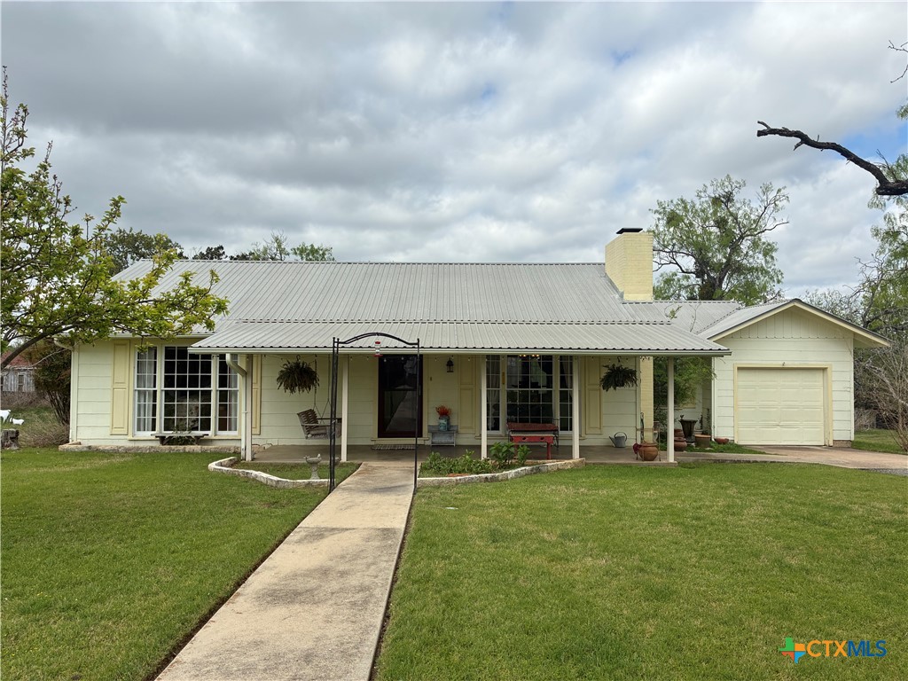 408 S Porter Street, Lampasas, TX 76550 — photo 1