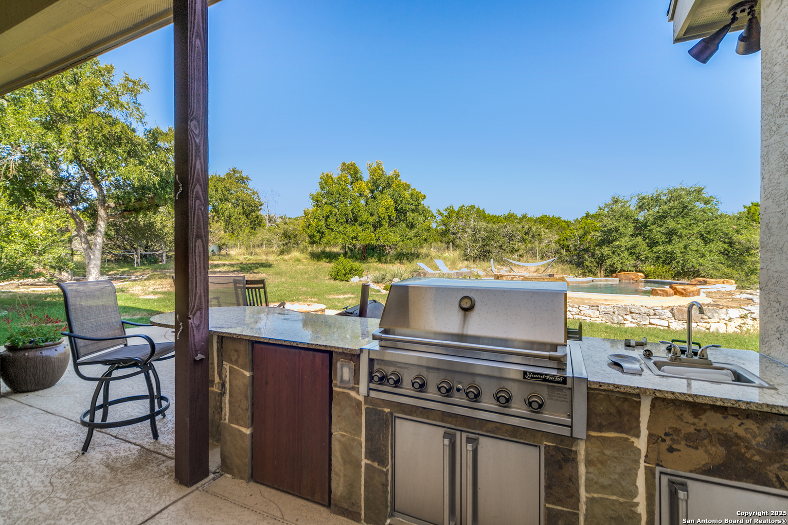 203 Horseshoe Bend, , 78006 — photo 1