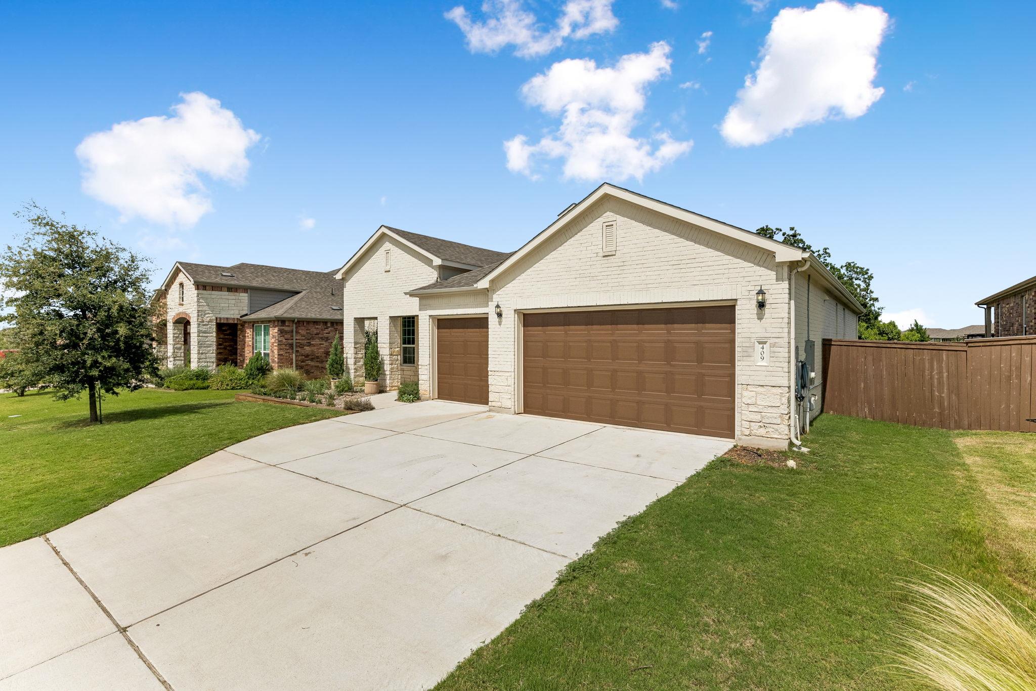 409 Verbena, Marble Falls, TX 78654 — photo 1
