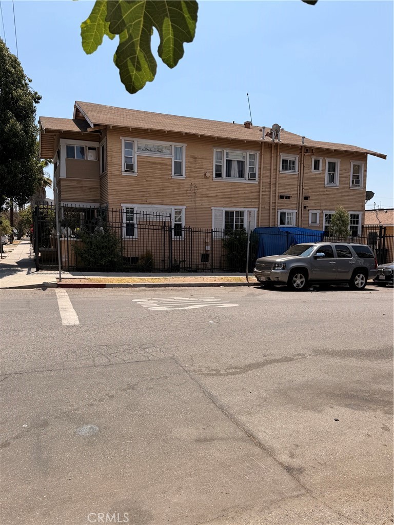 3106 San Marino, Los Angeles, CA 90006 — photo 1