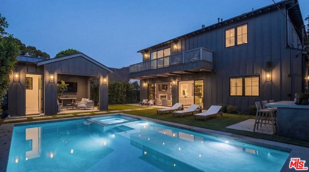 4261 Denny Avenue, Toluca Lake, CA 91602 — photo 1