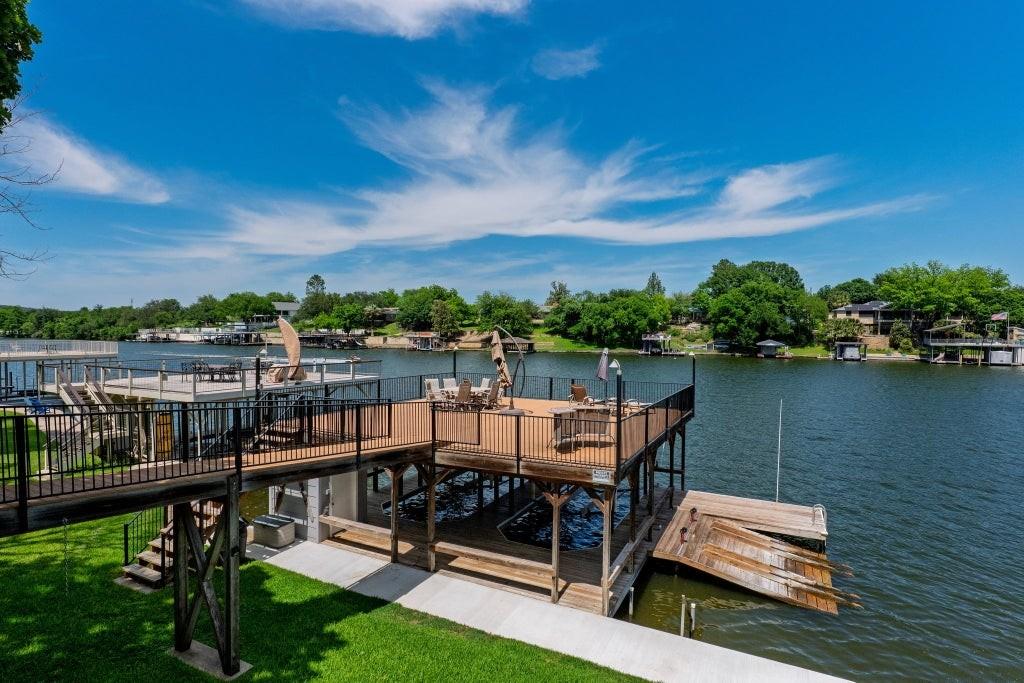 208  Riverside Dr, Kingsland, TX 78639 — photo 1