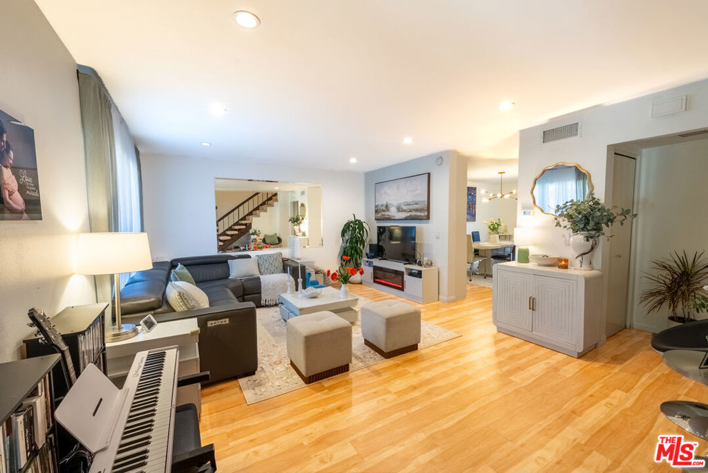 9767 Reseda Boulevard 95, Los Angeles, CA 91324 — photo 1