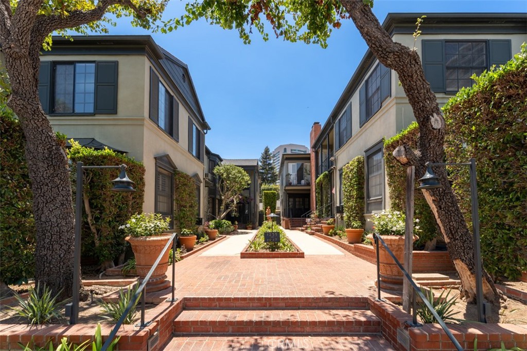 1235 S Beverly Glen Boulevard, Los Angeles, CA 90024 — photo 1