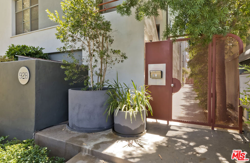 928 7th Street 3, Santa Monica, CA 90403 — photo 1