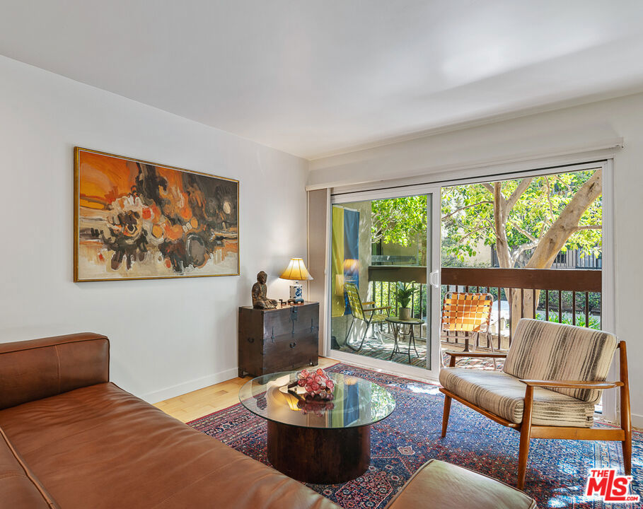 950 N Kings Road 106, West Hollywood, CA 90069 — photo 1