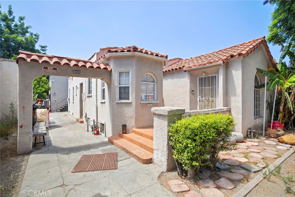 720 E 82nd Street, Los Angeles, CA 90001 — photo 1