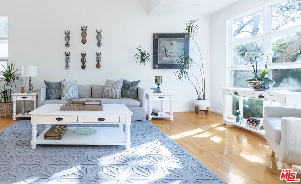 12318 Dorothy Street, Los Angeles, CA 90049 — photo 1