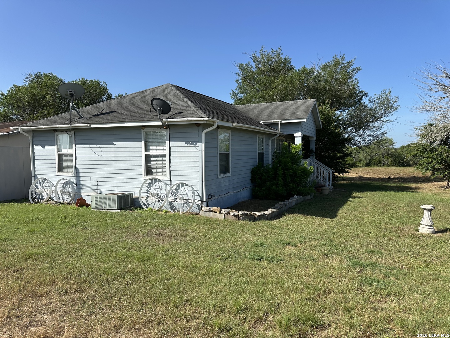 186 COUNTY ROAD 148, Kenedy, TX 78119 — photo 1