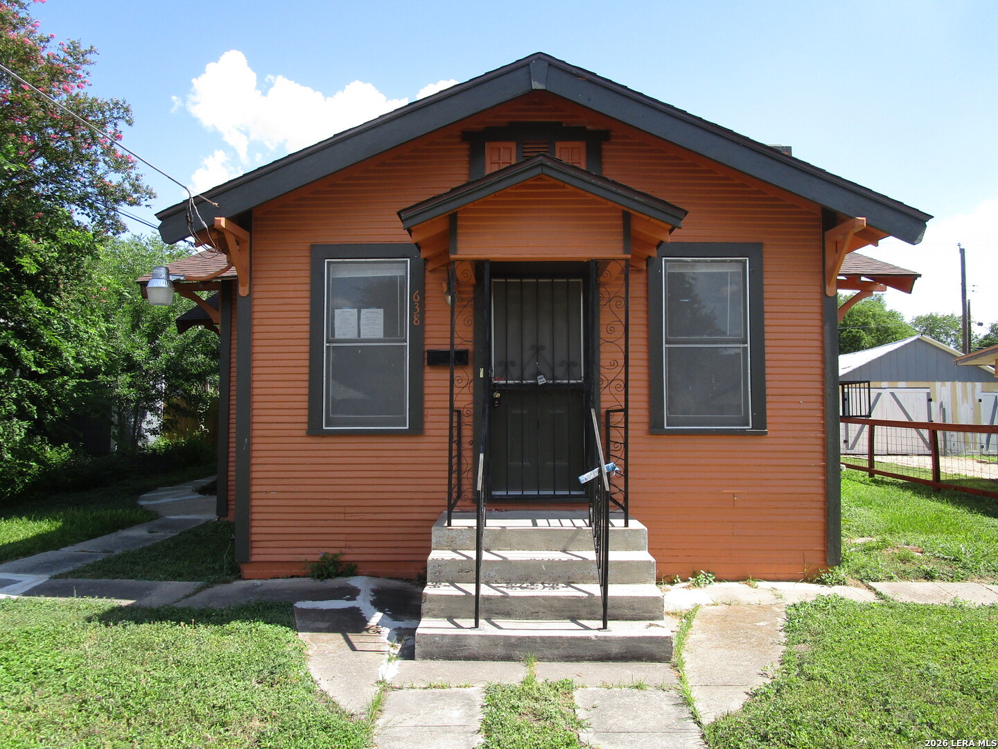 638 Canton, ,  78202 — photo 1