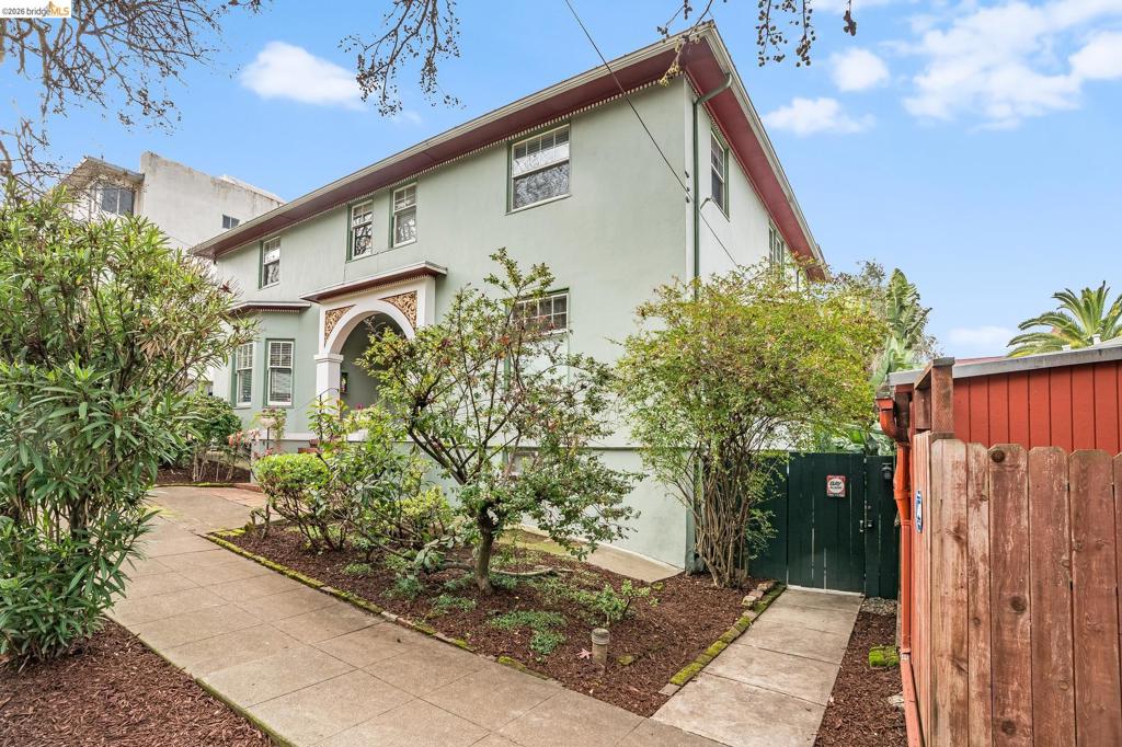 95 Moss Ave, Oakland, CA 94610 — photo 1