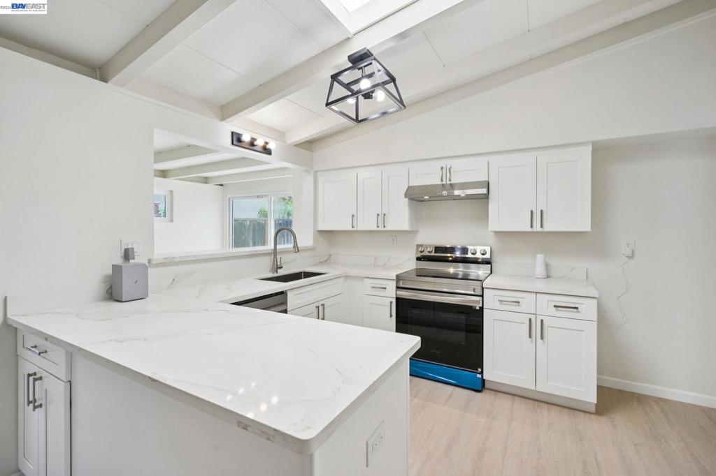 776 Poinciana St, Hayward, CA 94545 — photo 1