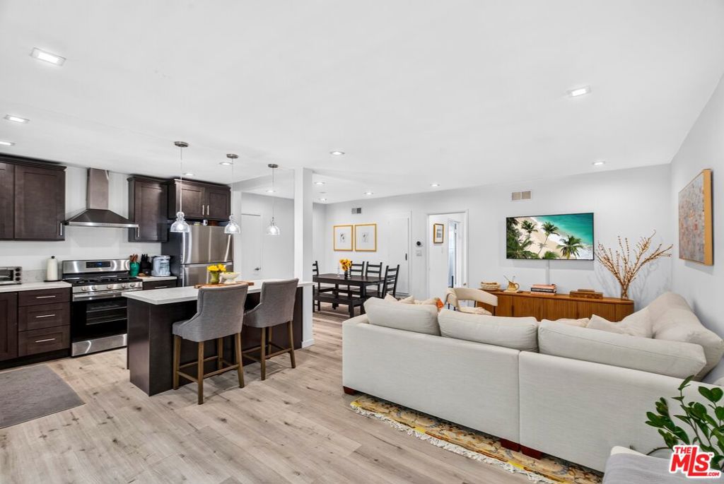 11670 W Sunset Boulevard 217, Los Angeles, CA 90049 — photo 1
