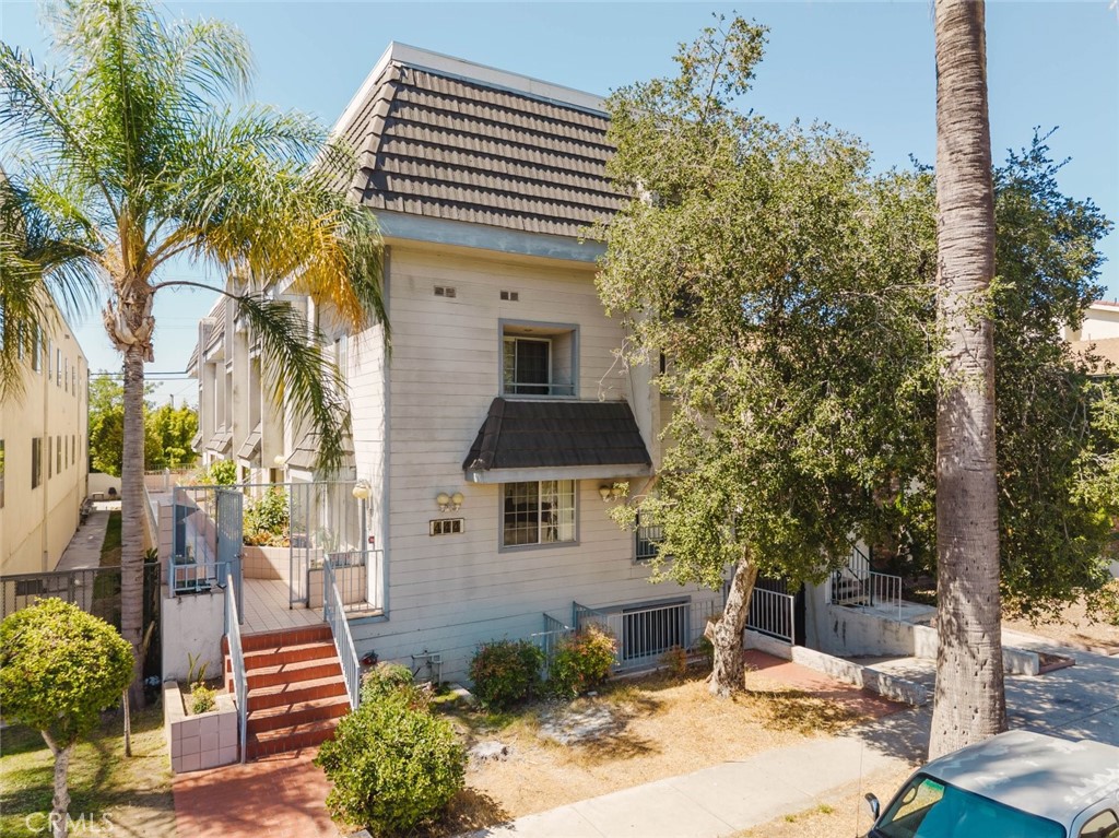 444 Myrtle Street 4, Glendale, CA 91203 — photo 1