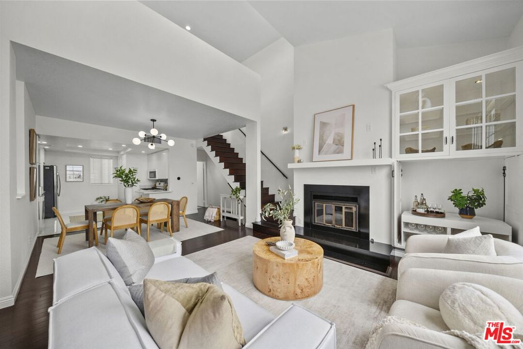 12515 Pacific Avenue 208, Los Angeles, CA 90066 — photo 1