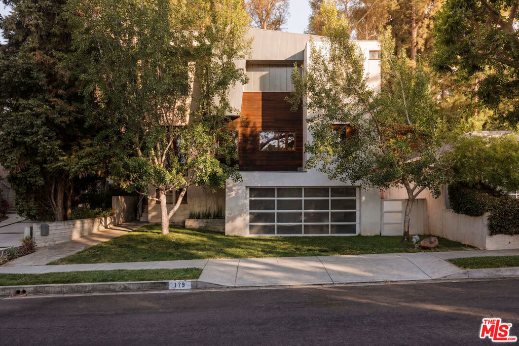 179 Beloit Avenue, Los Angeles, CA 90049 — photo 1