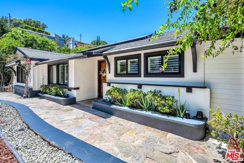 4046 Murietta Avenue, Sherman Oaks, CA 91423 — photo 1