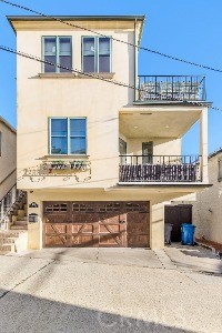 320 33rd, Manhattan Beach, CA 90266 — photo 1
