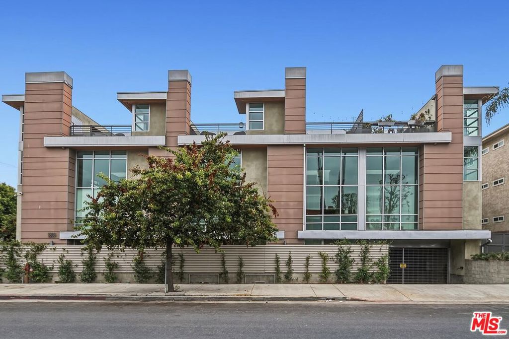 5806 Waring Avenue 14, Los Angeles, CA 90038 — photo 1