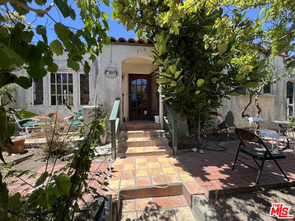 705 Superba Avenue, Venice, CA 90291 — photo 1