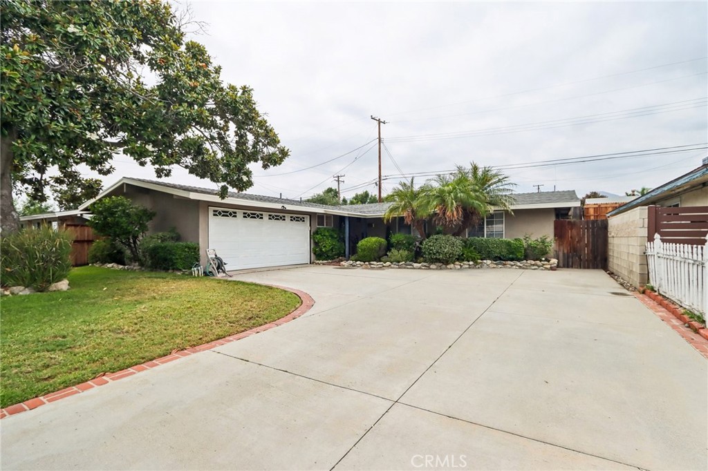 1107 E Walnut Avenue, Glendora, CA 91741 — photo 1