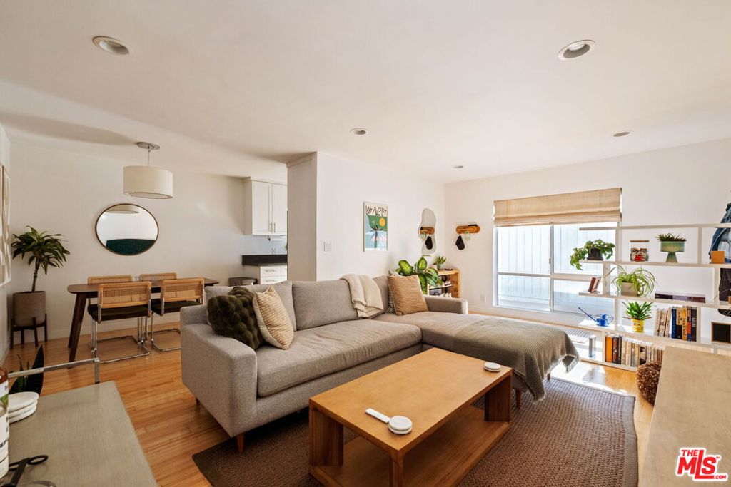 550 N Croft Avenue 2, Los Angeles, CA 90048 — photo 1