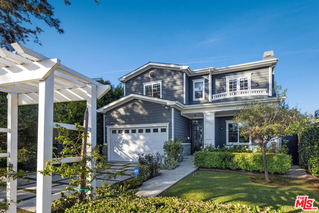 3610 Barry Avenue, Los Angeles, CA 90066 — photo 1