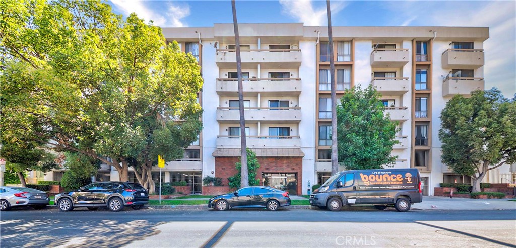 533 S St Andrews Place 408, Los Angeles, CA 90020 — photo 1