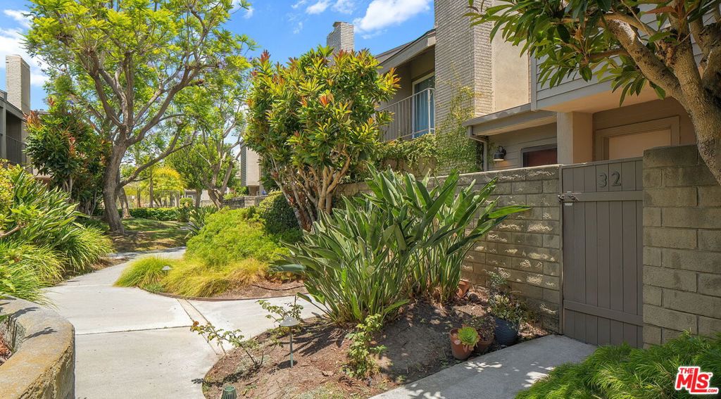 32 Village Pkwy, Santa Monica, CA 90405 — photo 1