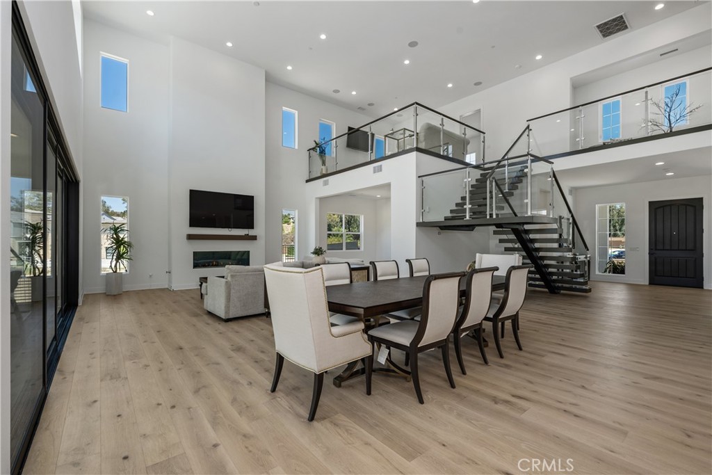 11091 Woodcrest Court, Chatsworth, CA 91311 — photo 1