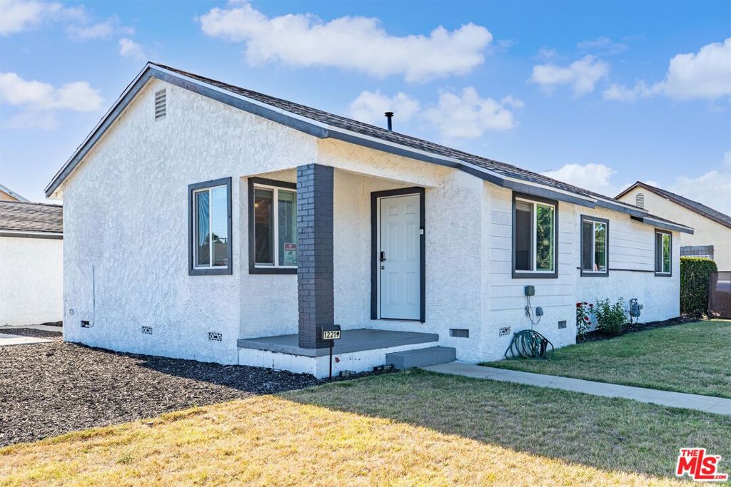 12219 S Central Avenue, Los Angeles, CA 90059 — photo 1