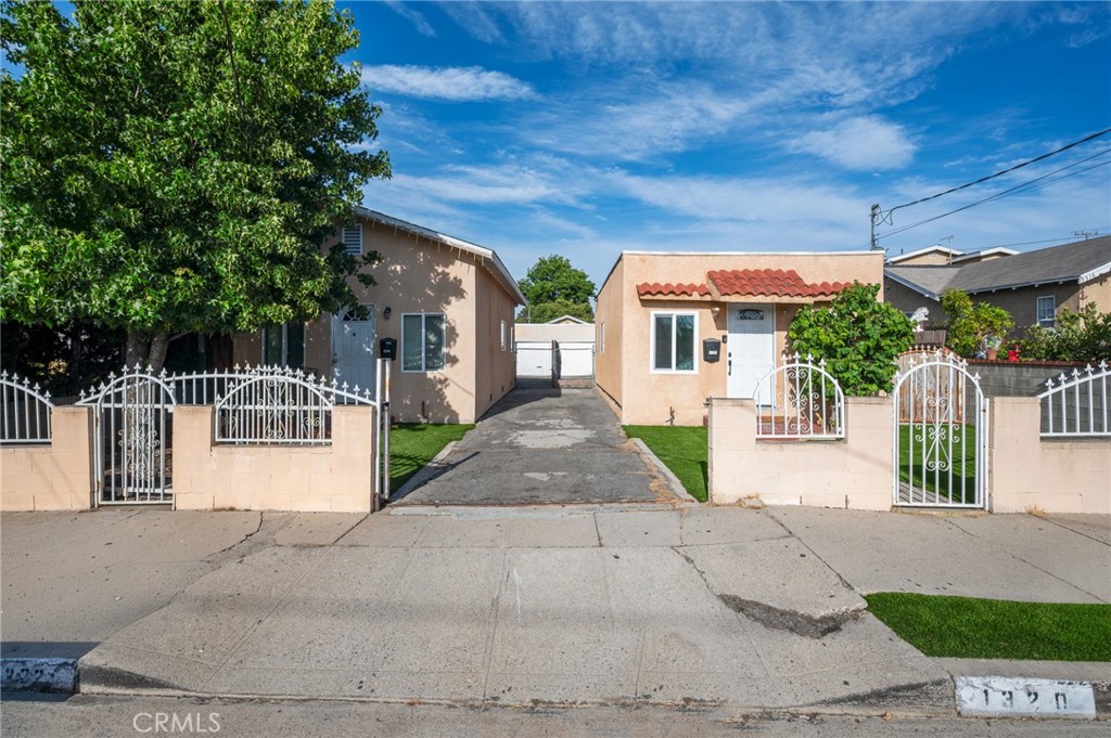 1320 N Neptune Avenue, Wilmington, CA 90744 — photo 1