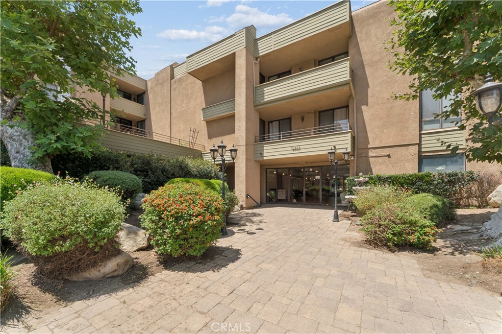 16866 Kingsbury 107, Granada Hills, CA 91344 — photo 1