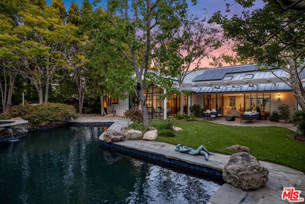13627 W Sunset Boulevard, Pacific Palisades, CA 90272 — photo 1