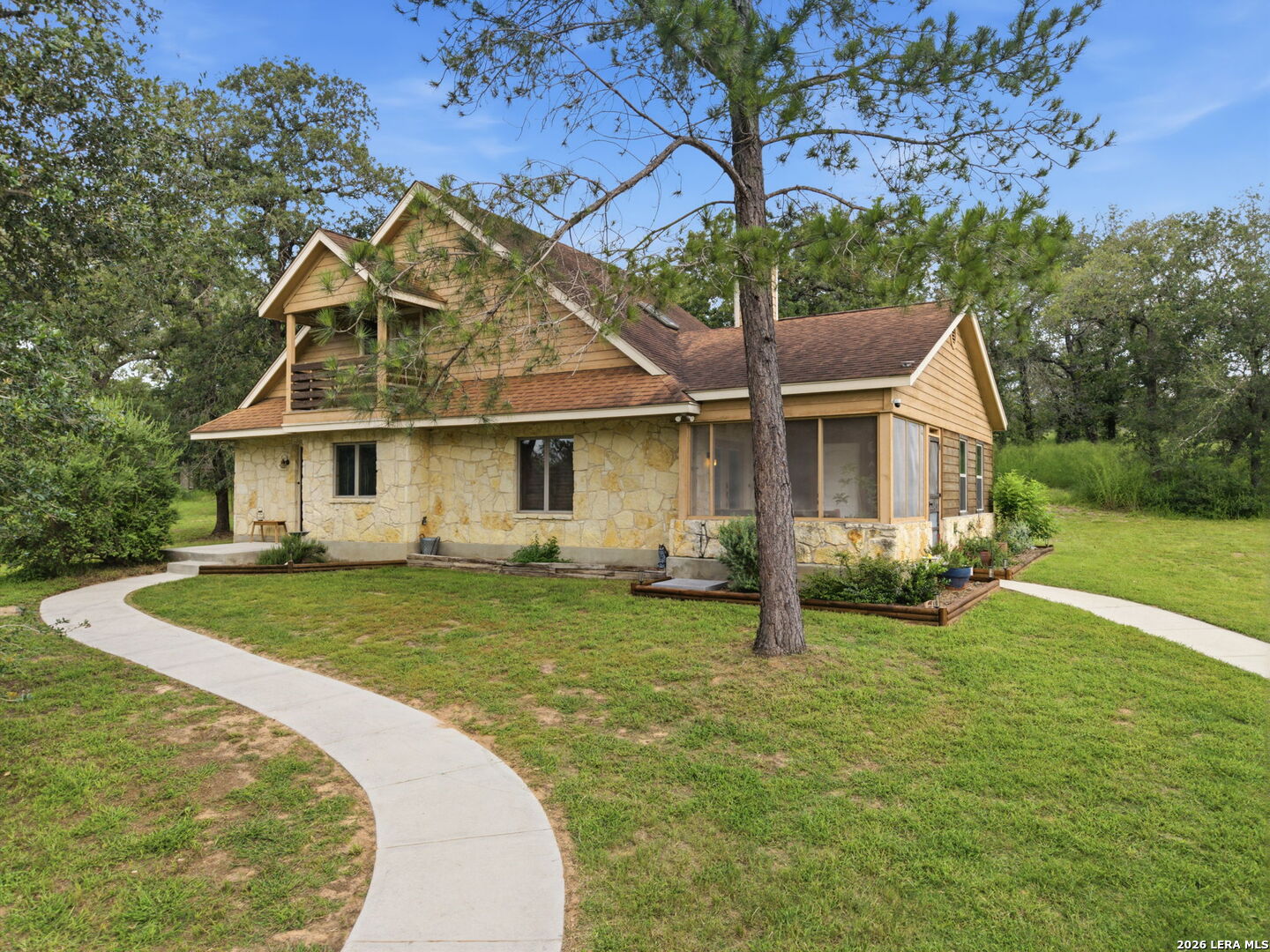 208 Oak Bend Dr, La Vernia, TX 78121 — photo 1