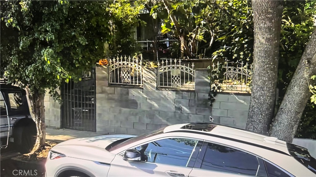 5233 Irvington, Los Angeles, CA 90042 — photo 1