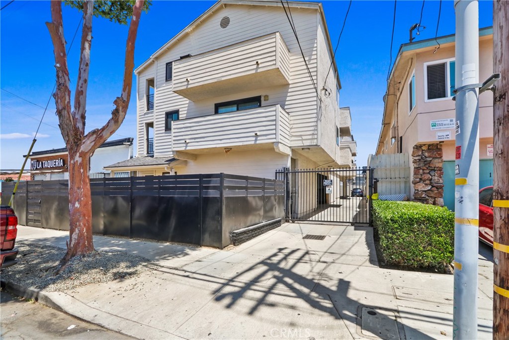 646 Nebraska Avenue 6, Long Beach, CA 90802 — photo 1