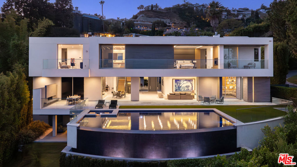 1401 Londonderry Place, Los Angeles, CA 90069 — photo 1
