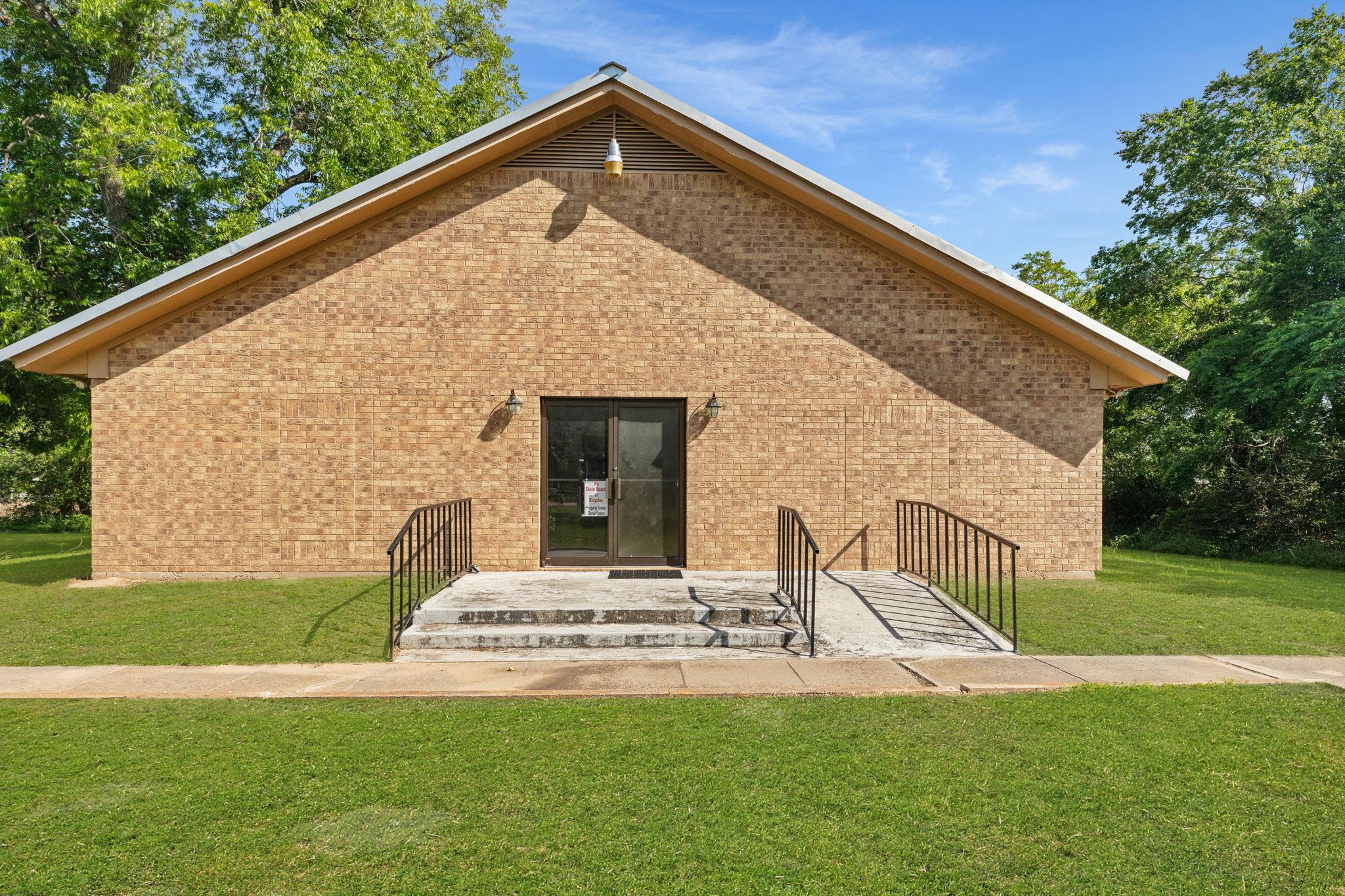 345 Bell, Rockdale, TX 76567 — photo 1
