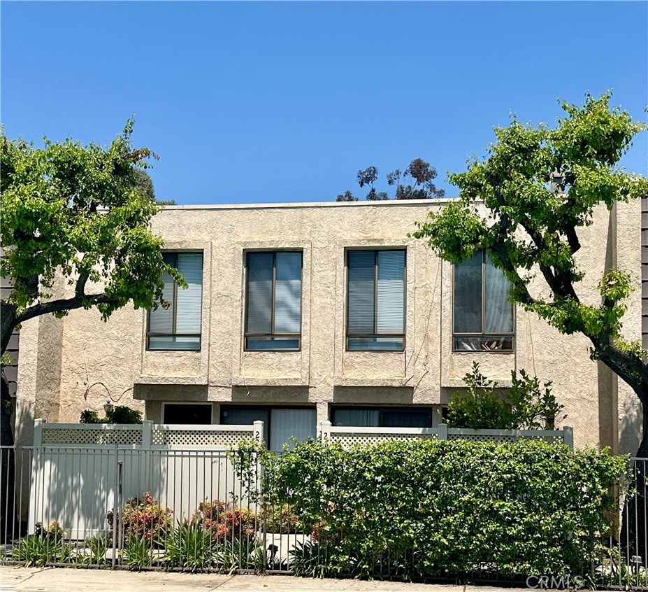 15031 Chatsworth 22, San Fernando, CA 91345 — photo 1