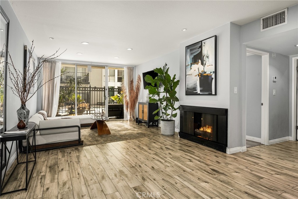 1351 N Crescent Heights 114, West Hollywood, CA 90046 — photo 1