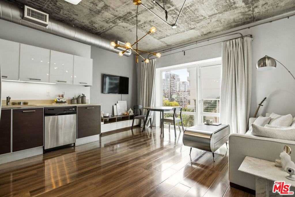 645 W 9th Street 529, Los Angeles, CA 90015 — photo 1
