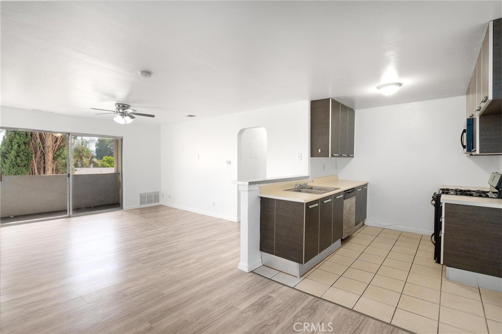 7254 Vassar Ave 308, Canoga Park, CA 91303 — photo 1