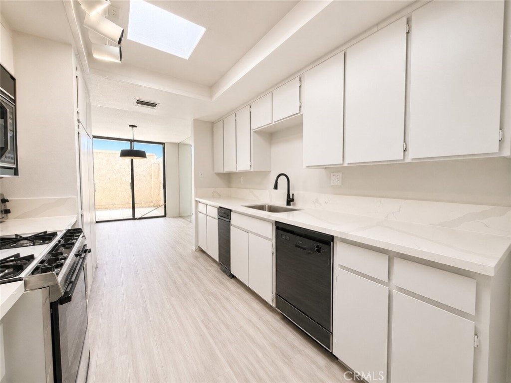425 N Calle Rolph, Palm Springs, CA 92262 — photo 1