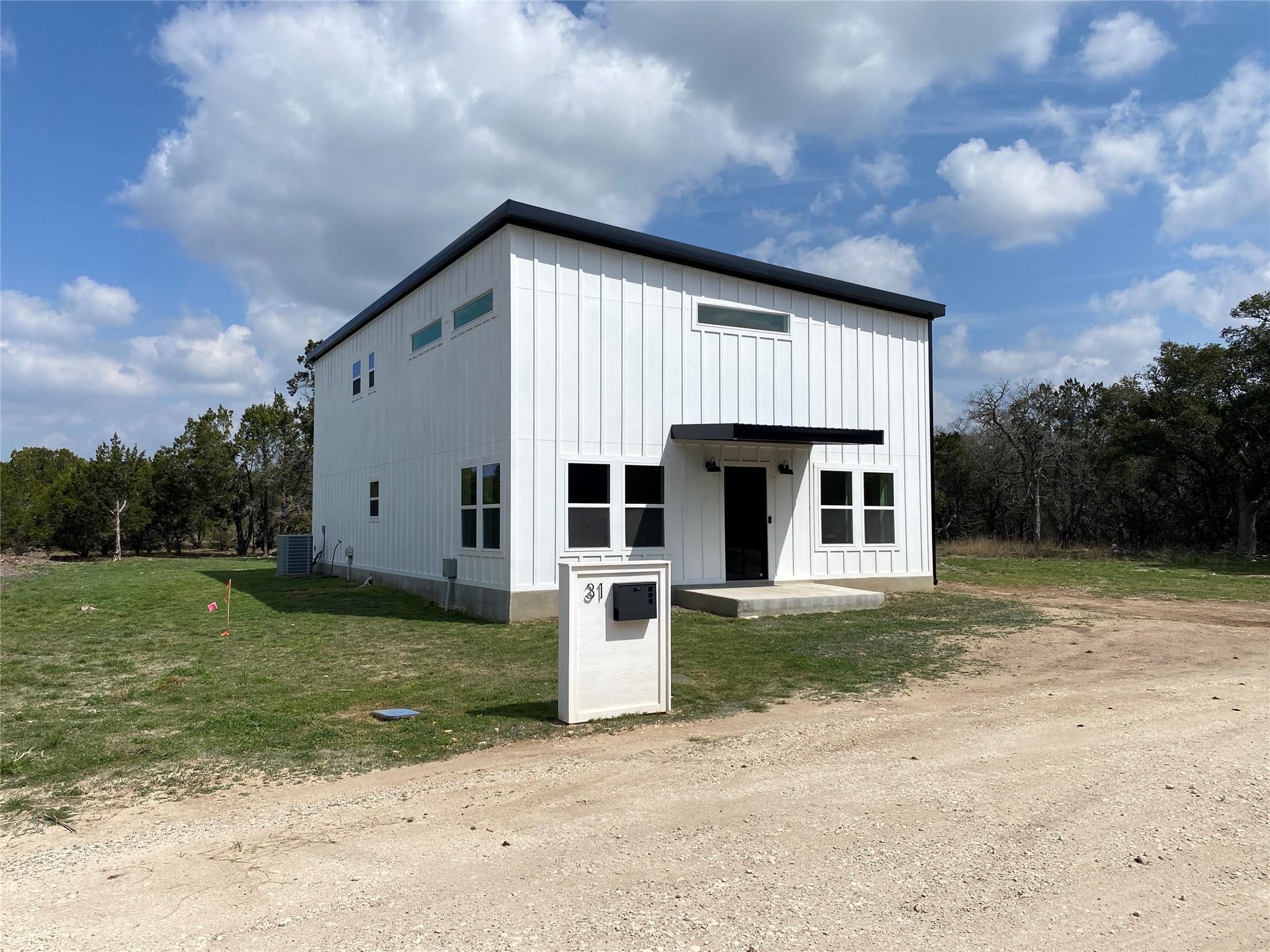 31 HEATHROW Ln, Wimberley, TX 78676 — photo 1