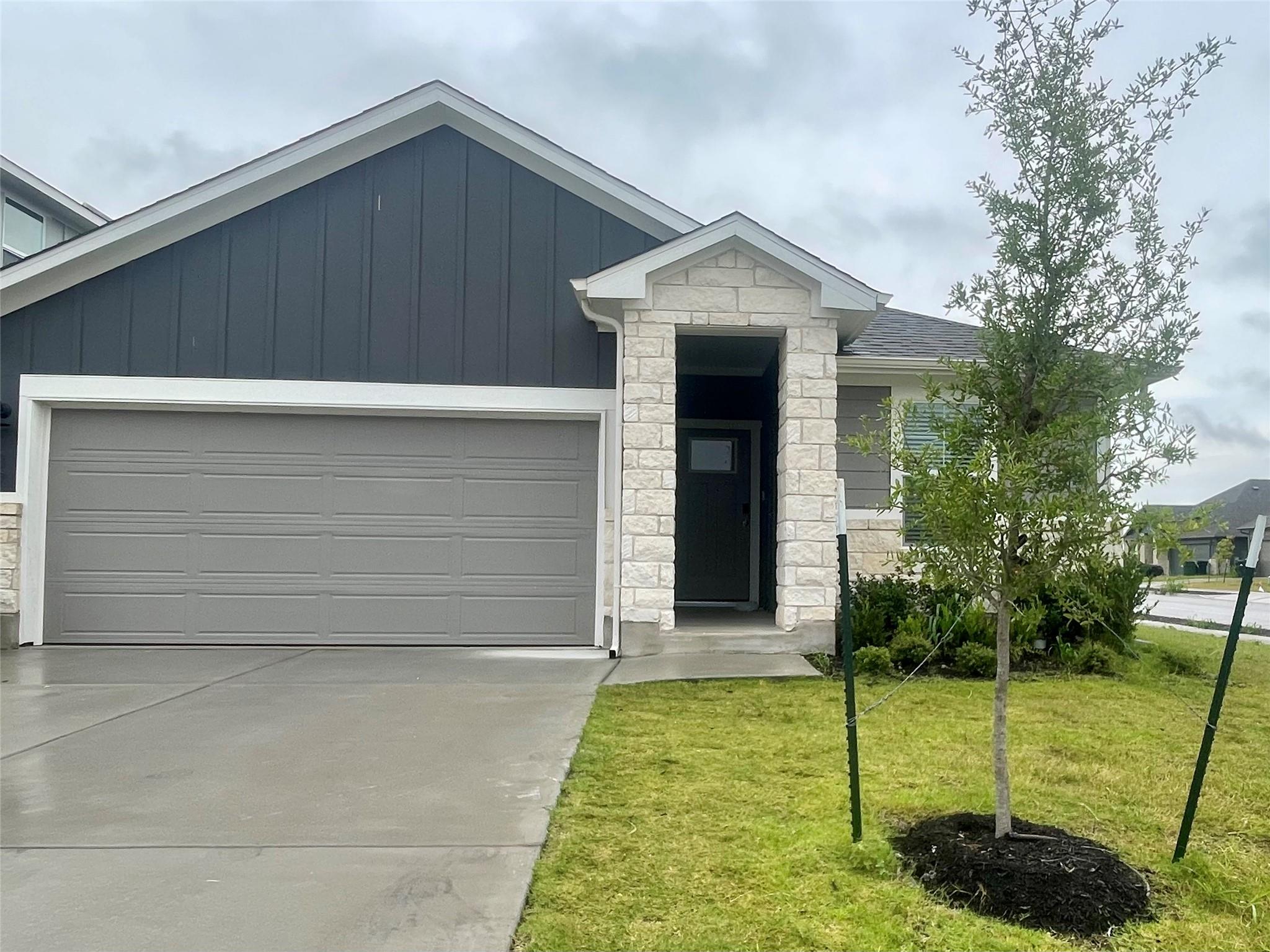 137 Holmby Dr, Hutto, TX 78634 — photo 1