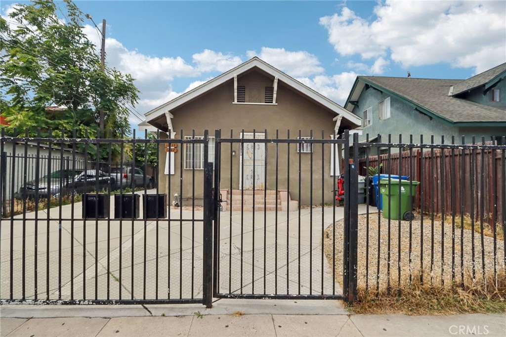 1242 E 43rd, Los Angeles, CA 90011 — photo 1
