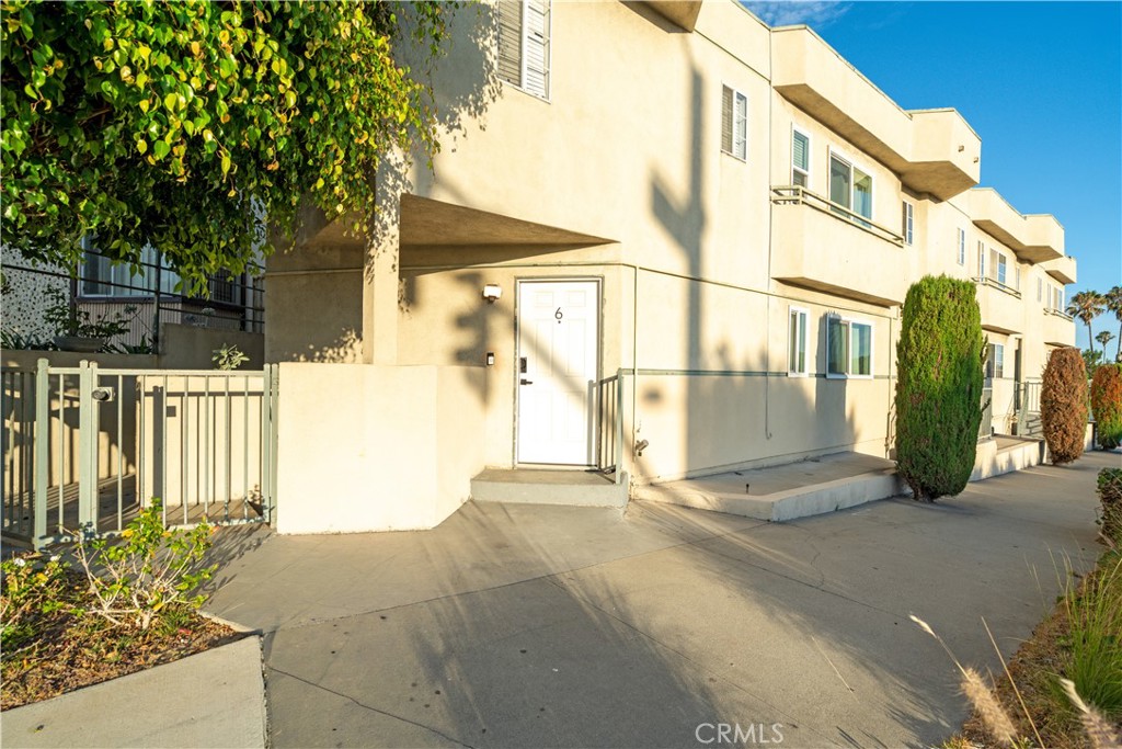 7050 S La Cienega Boulevard 6, Inglewood, CA 90302 — photo 1