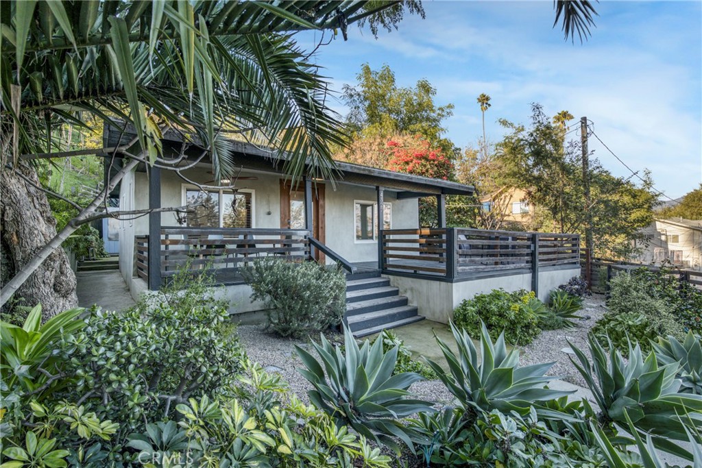 4527 E Rose Hill