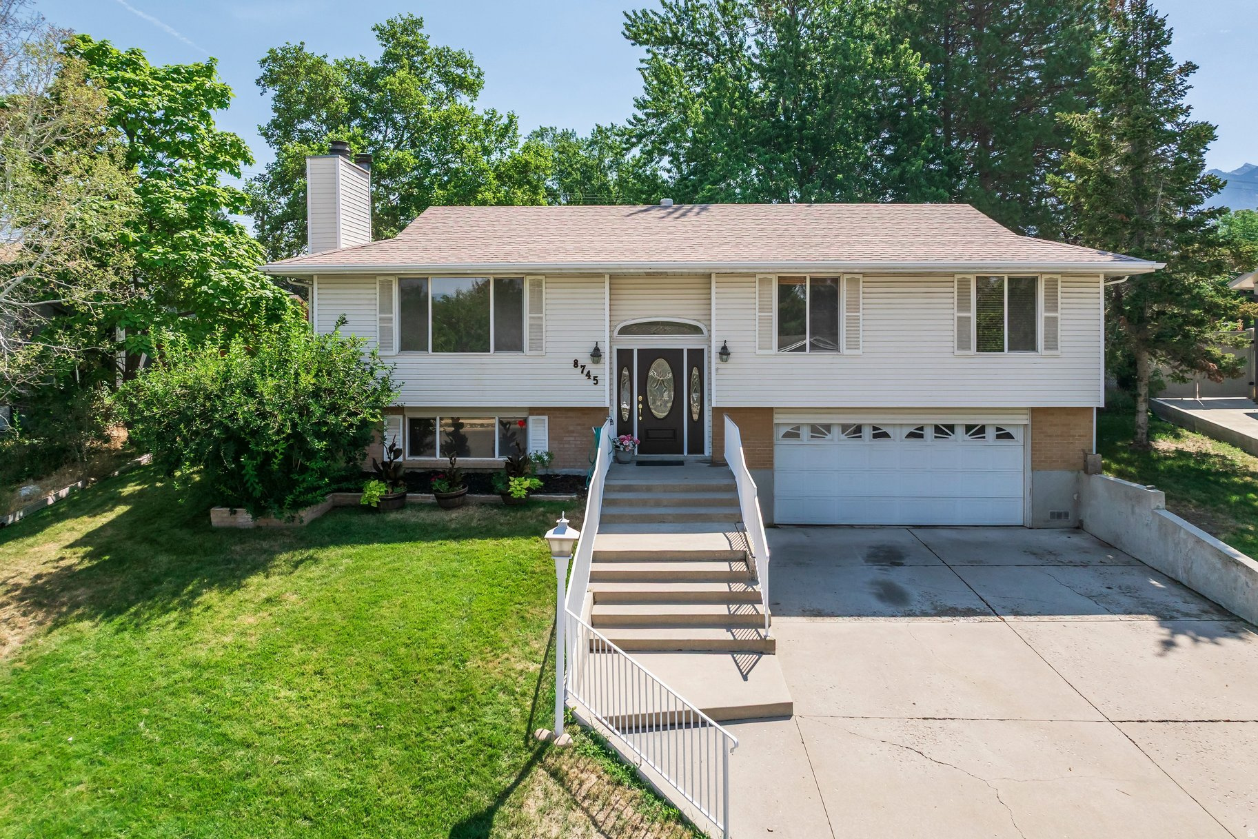 8745 S 1595 E, Sandy, UT 84093 — photo 1